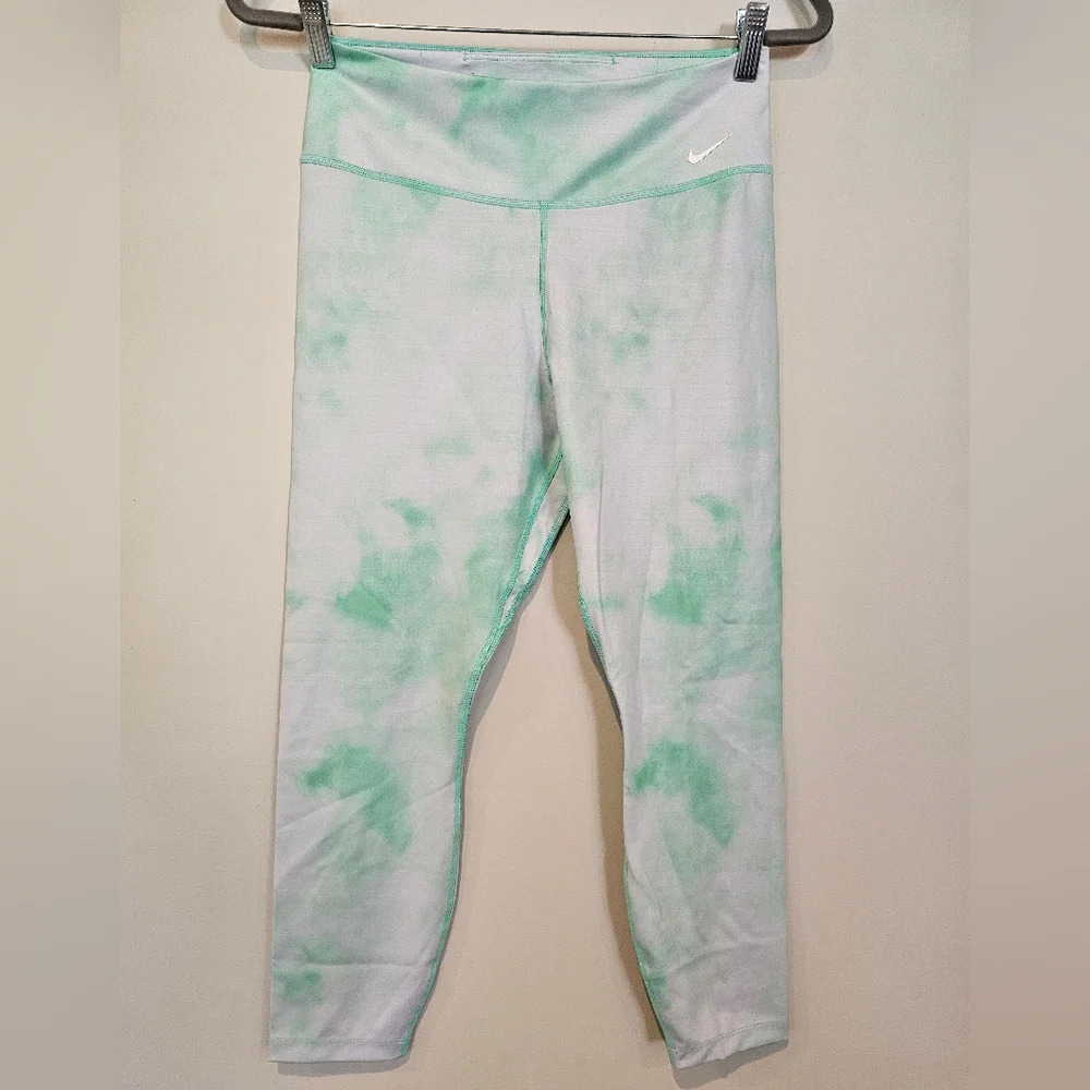 Nike Women's Size Medium• Dri-Fit Icon Clash Green White Tie Dye 21 inch Cropped - Picture 3 of 10